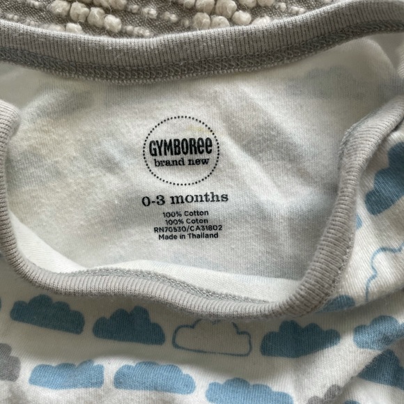 Gymboree clouds onesie with pockets - Picture 3 of 3